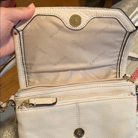 Calvin Klein crossbody - Picture 2 of 6